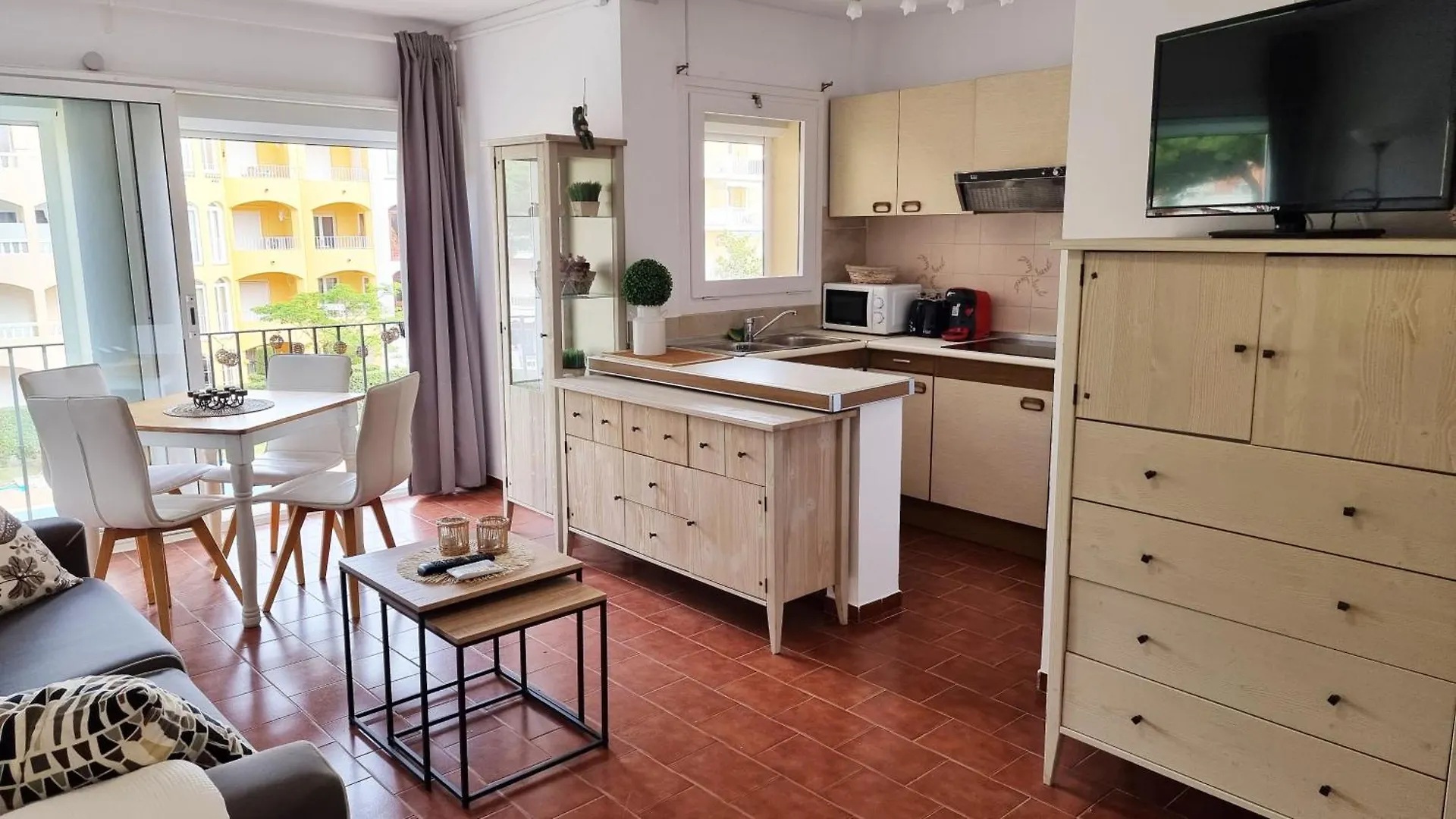 Appartement Apartamento A 200 M De La Playa Con Vista A La Piscina Y Parking Cubierto Gratuito Empuriabrava