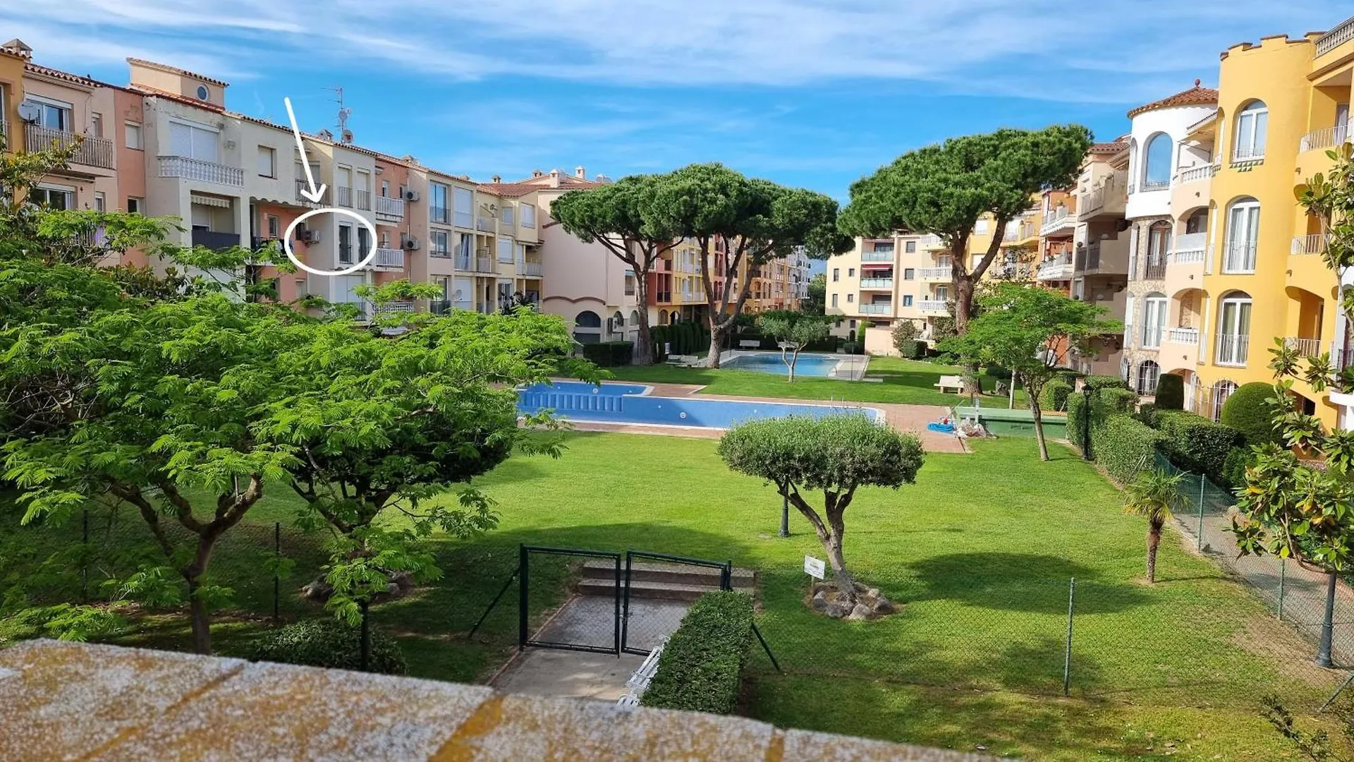 Apartamento A 200 M De La Playa Con Vista A La Piscina Y Parking Cubierto Gratuito Empuriabrava Espagne