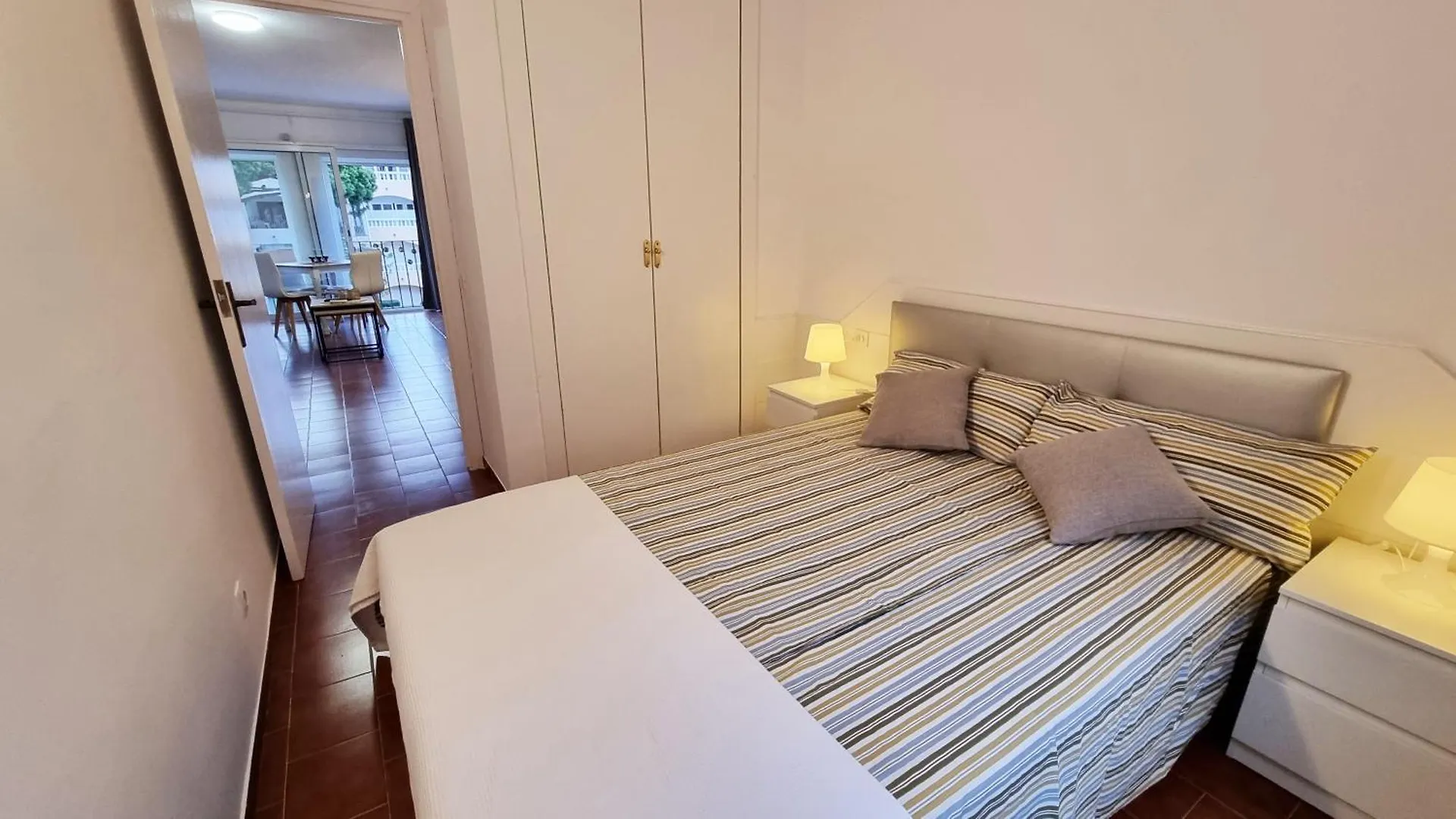 Apartamento A 200 M De La Playa Con Vista A La Piscina Y Parking Cubierto Gratuito Empuriabrava 0*,