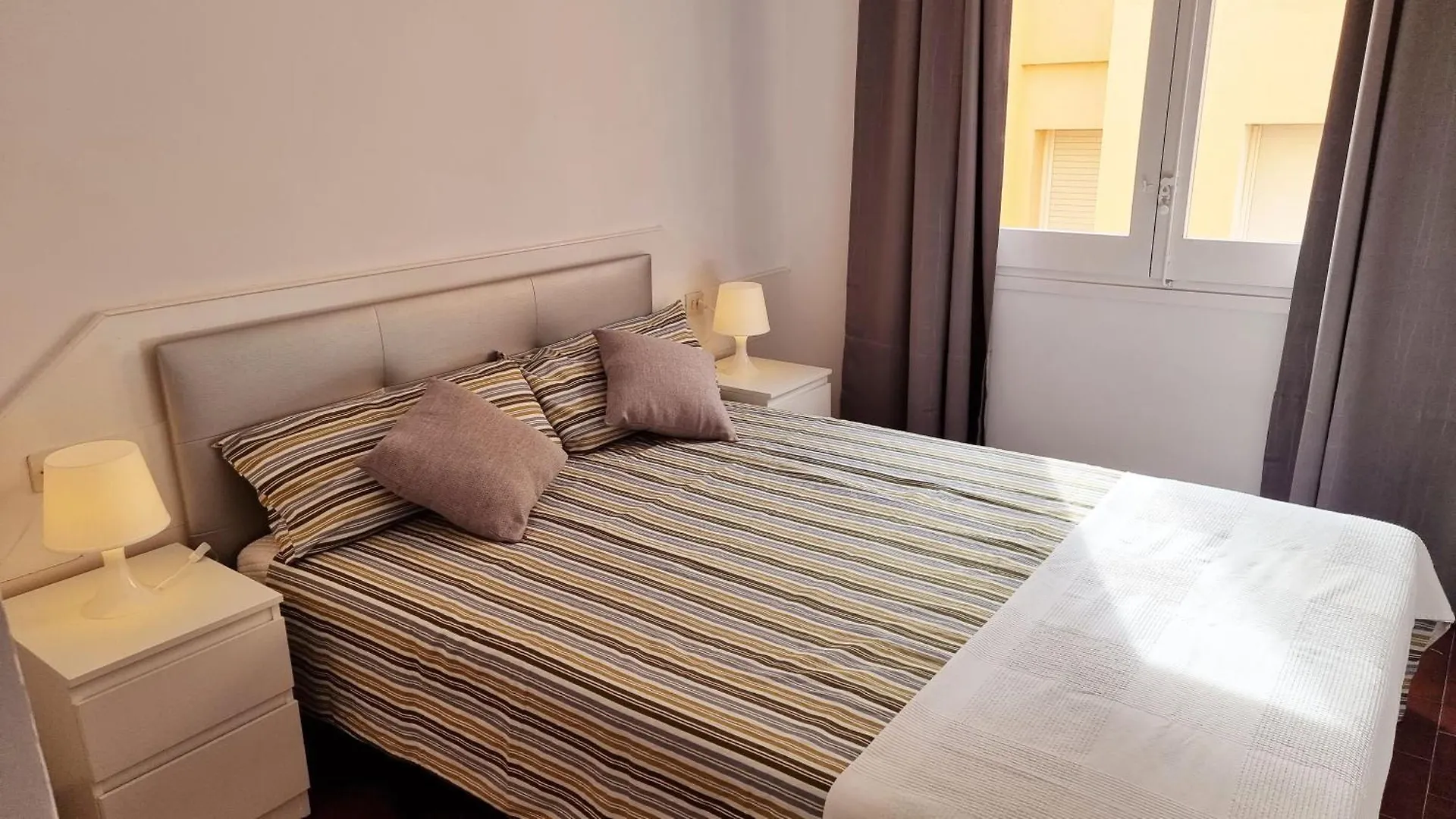 Apartment Apartamento A 200 M De La Playa Con Vista A La Piscina Y Parking Cubierto Gratuito Empuriabrava Spain